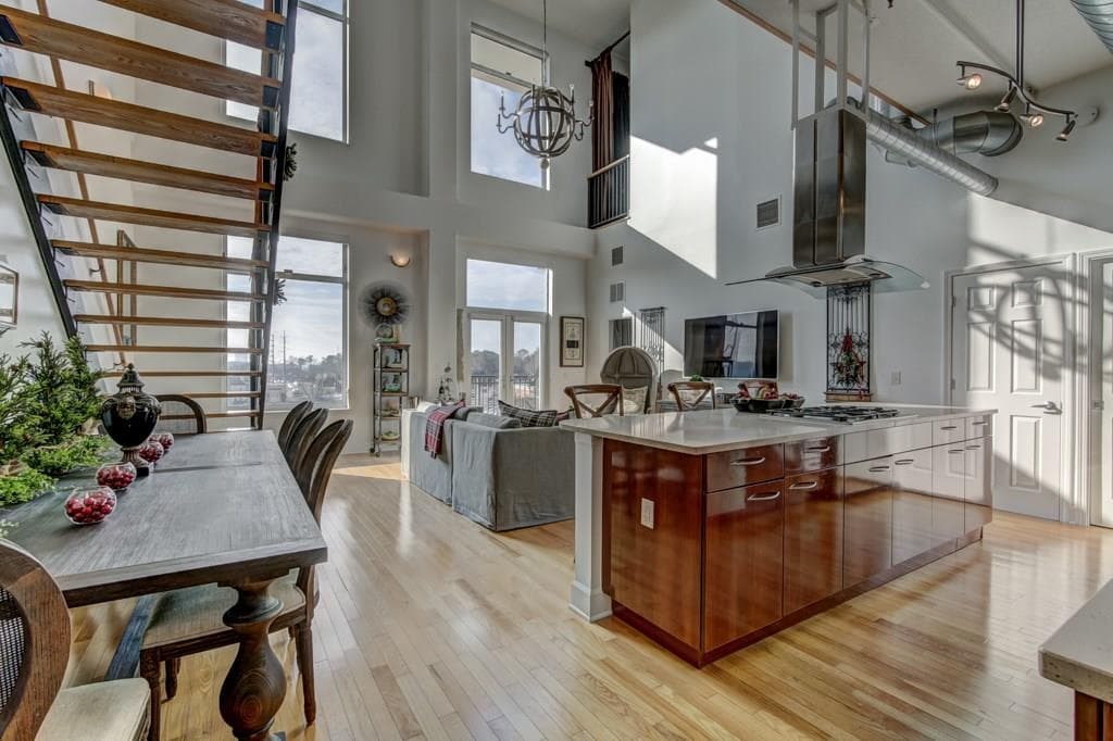 2 bedroom, 1,728 sq ft condominium sold at 3820 Roswell Road 506, Atlanta, GA 30342