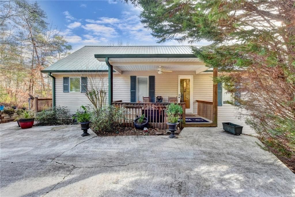 3 bedroom, 2,880 sq ft single family residence sold at 242 Toto Creek Drive, Dawsonville, GA 30534