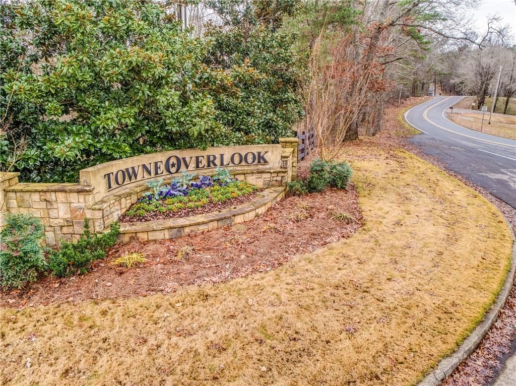 single family residence sold at 301 Towne Overlook Circle, Canton, GA 30114