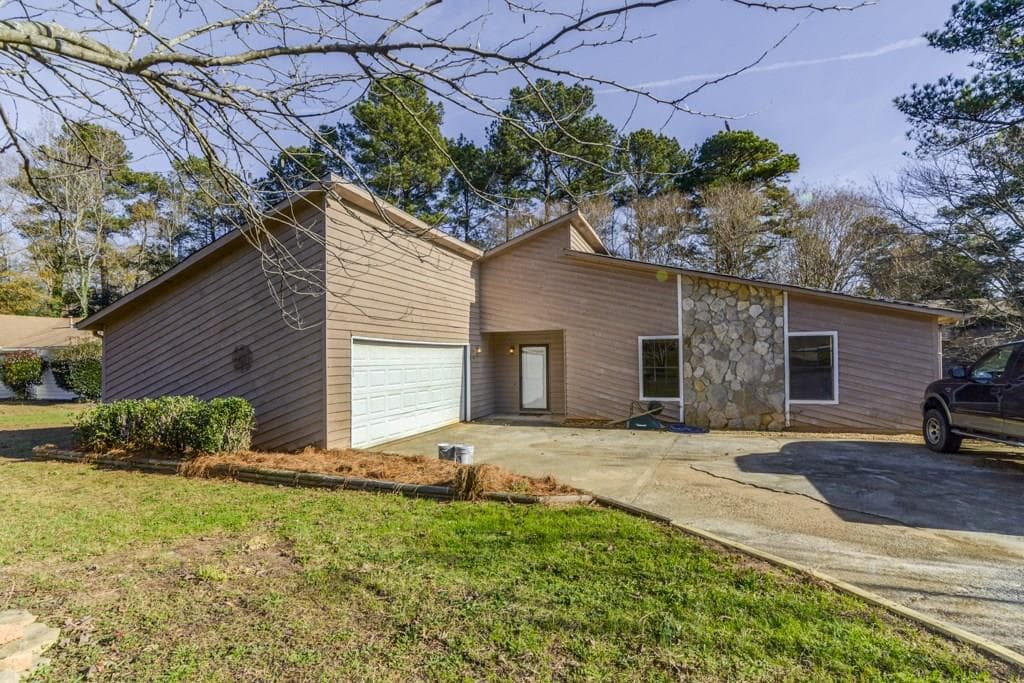 3 bedroom, 1,578 sq ft single family residence sold at 2604 Laurel View Drive, Snellville, GA 30039