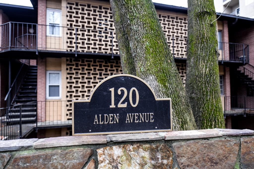 1 bedroom, 725 sq ft condominium sold at 120 Alden Avenue C3, Atlanta, GA 30309