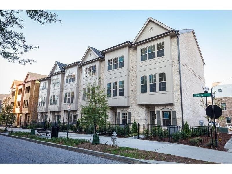3 bedroom, 1,440 sq ft townhouse sold at 555 Broadview Place 42, Atlanta, GA 30324