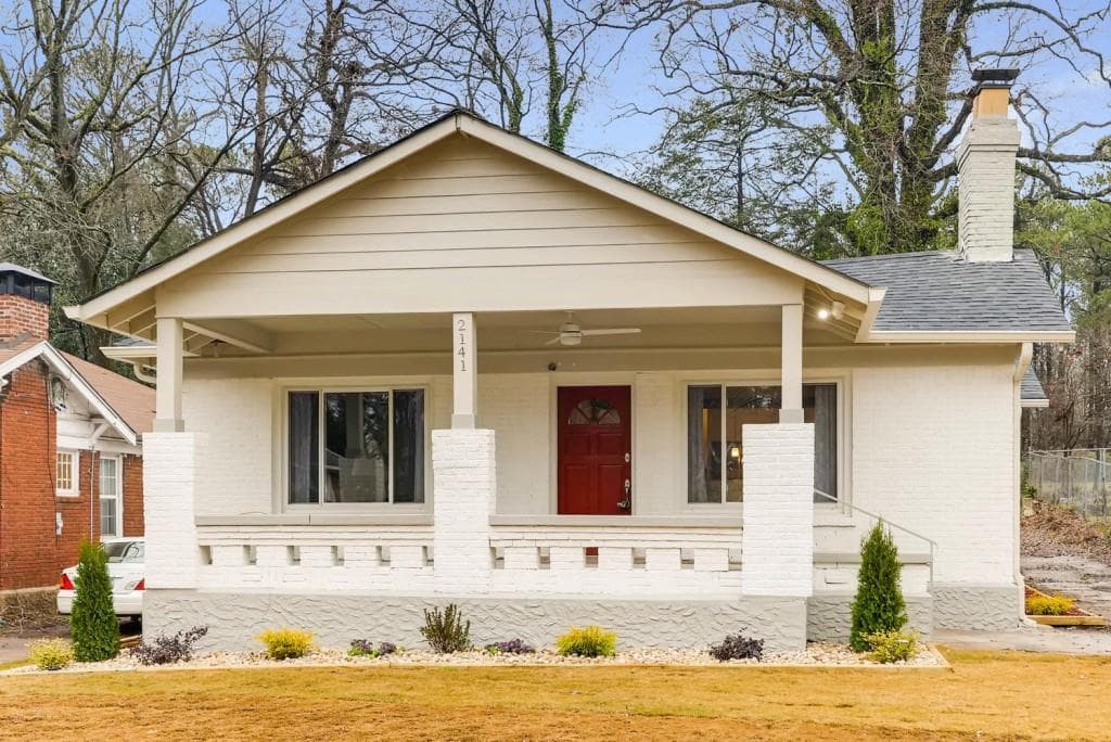 3 bedroom, 1,552 sq ft single family residence sold at 2141 Cascade Road, Atlanta, GA 30311