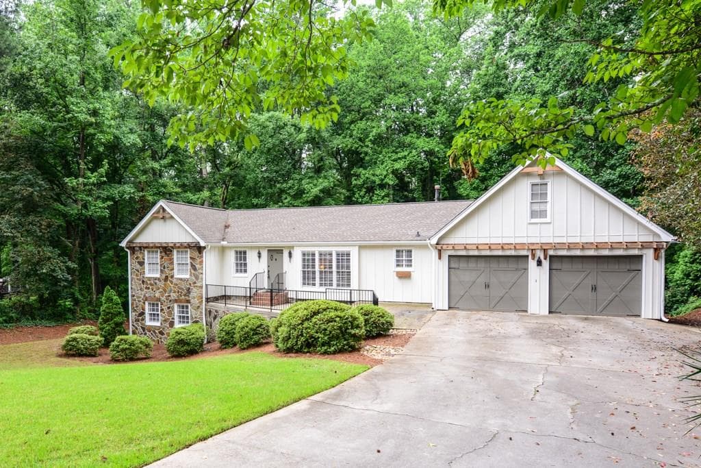 5360 Timber Trail, Sandy Springs, GA 30342 — most recent listing photo