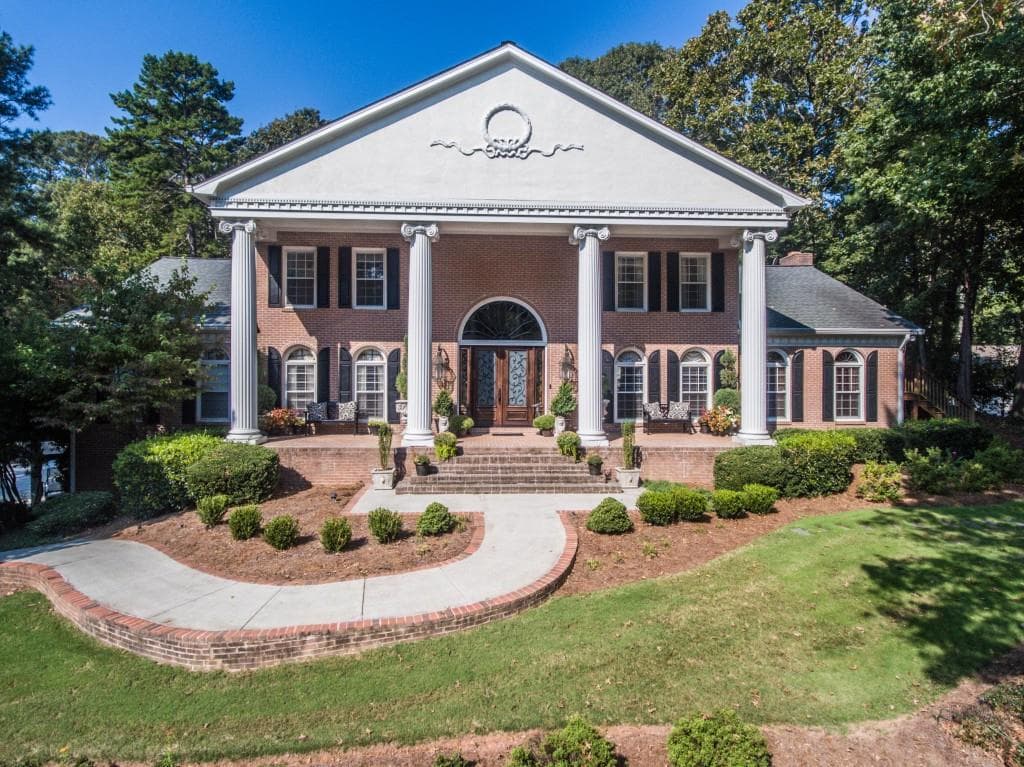6 bedroom, 9,965 sq ft single family residence sold at 570 Valley Hall Drive, Atlanta, GA 30350