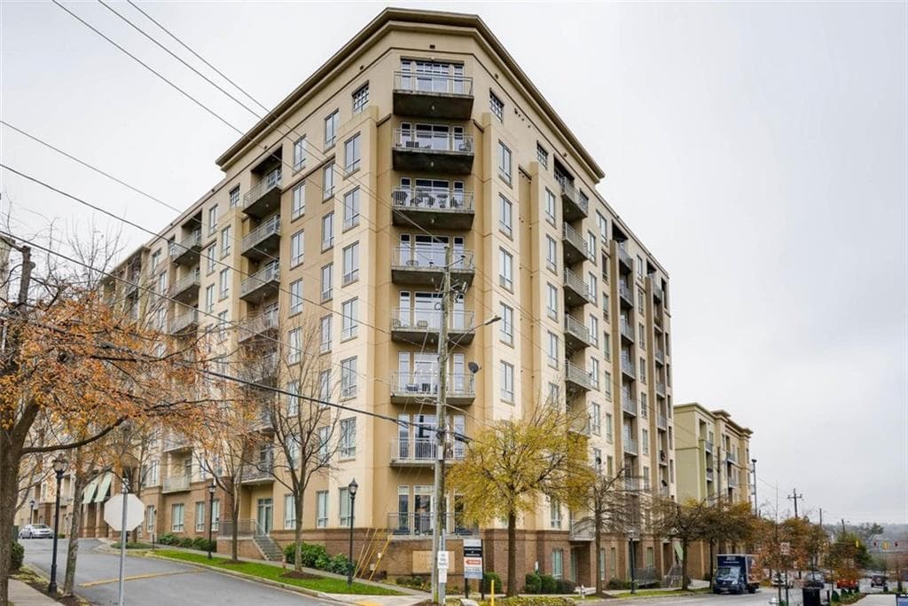 2 bedroom, 1,111 sq ft condominium sold at 711 Cosmopolitan Drive 411, Atlanta, GA 30324