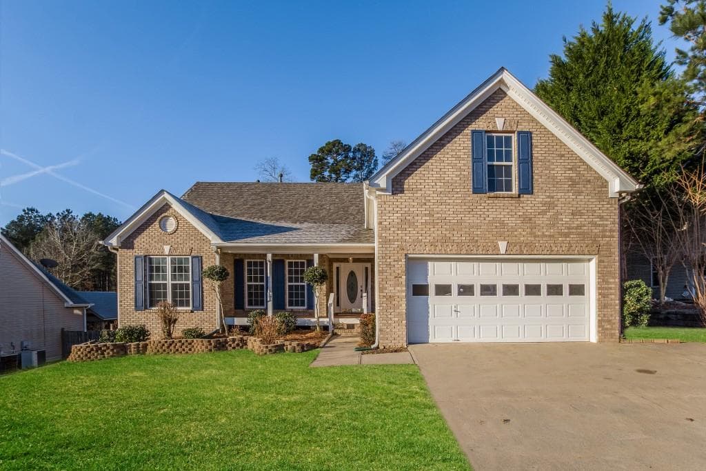 4 bedroom, 2,439 sq ft single family residence sold at 715 Chapel Hill Drive, Lawrenceville, GA 30045