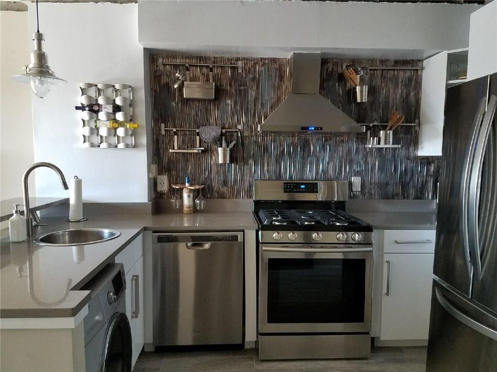 1 bedroom, 505 sq ft condominium sold at 2479 Peachtree Road 409, Atlanta, GA 30305