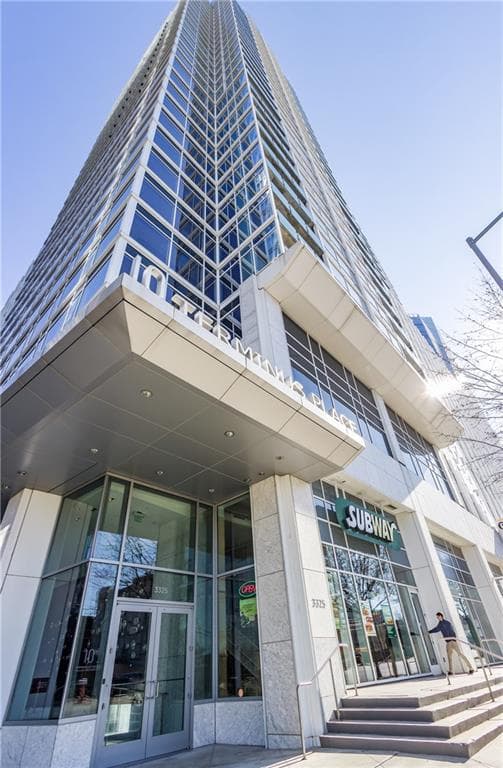 3 bedroom, 2,027 sq ft condominium sold at 3325 Piedmont Road 1601, Atlanta, GA 30305