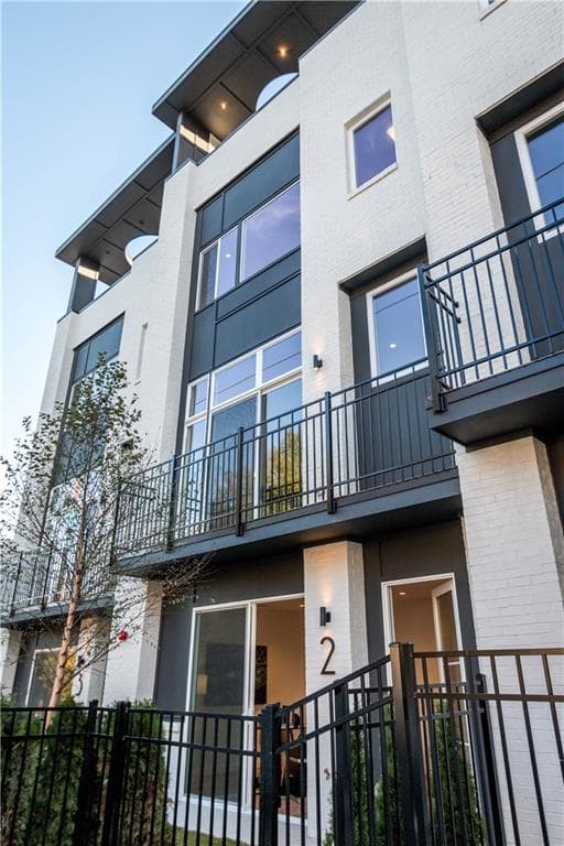4 bedroom, 2,622 sq ft townhouse sold at 1137 Ponce De Leon Avenue 3, Atlanta, GA 30306