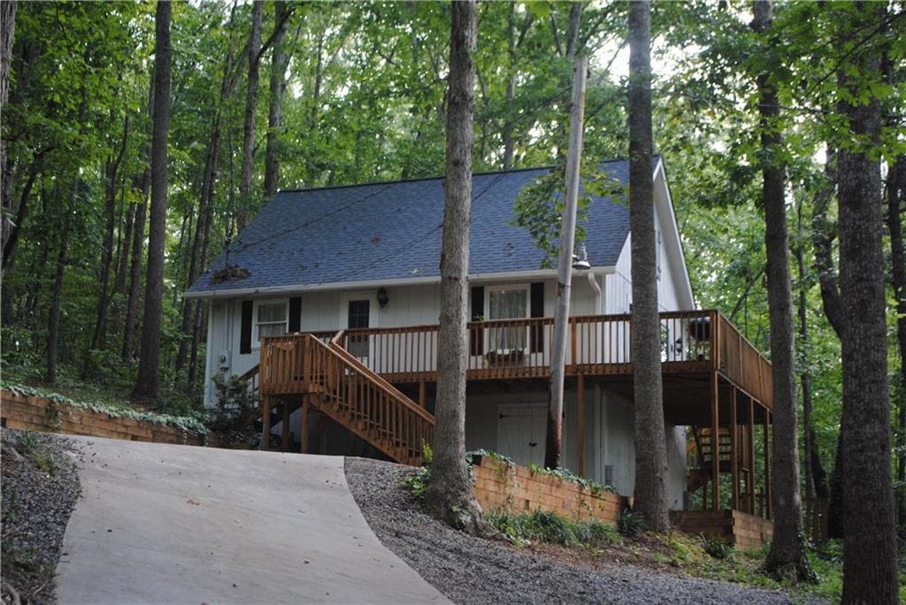6885 Lakeside Place, Gainesville, GA 30506 — most recent listing photo