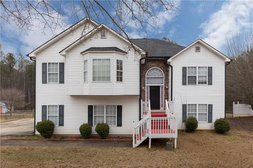 5 bedroom, 2,418 sq ft single family residence sold at 5258 Brookshire Court, Douglasville, GA 30135