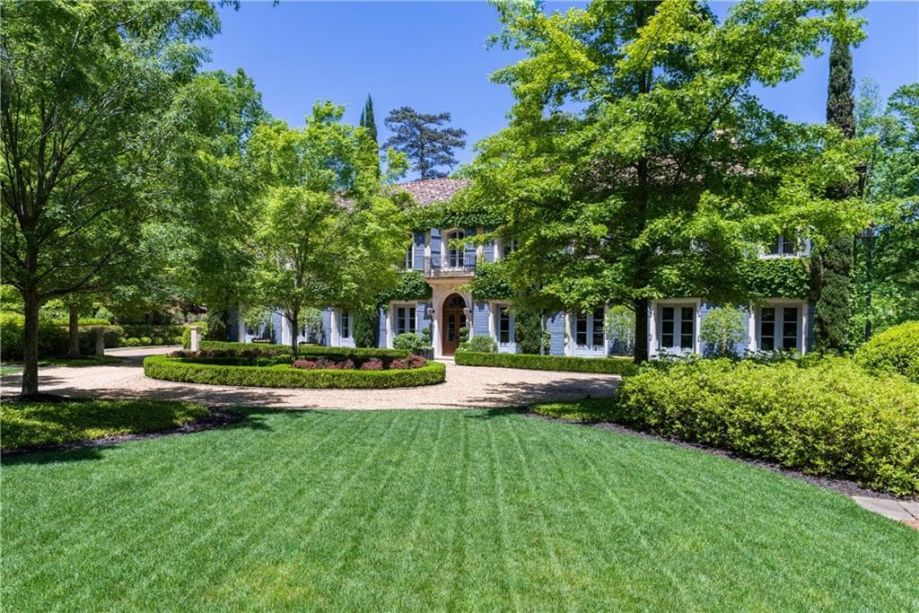 5 bedroom, 9,247 sq ft single family residence sold at 1845 River Forest Road, Atlanta, GA 30327