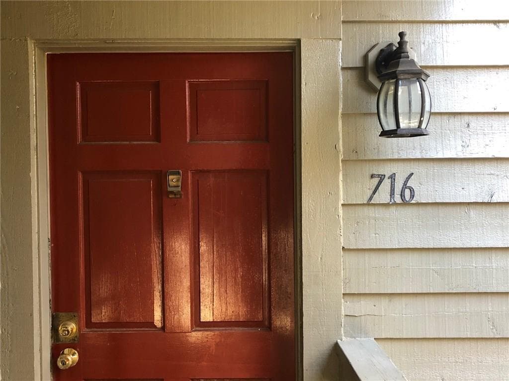 716 Tuxworth Circle, Decatur, GA 30033 — most recent listing photo
