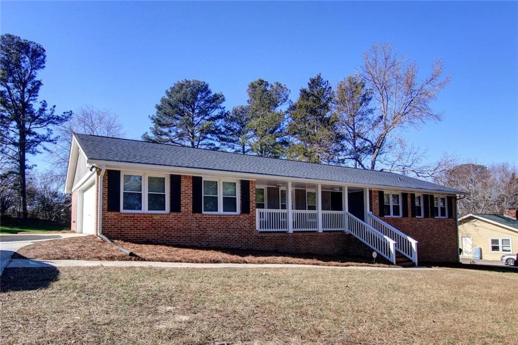 3 bedroom, 1,584 sq ft single family residence sold at 2021 Collinswood Drive, Snellville, GA 30078