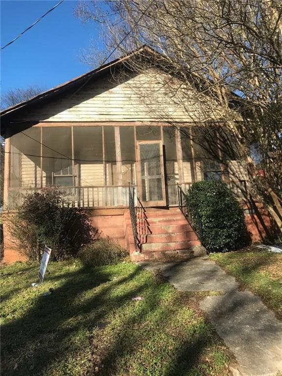 2 bedroom, 880 sq ft single family residence sold at 202 Haygood Avenue, Atlanta, GA 30315