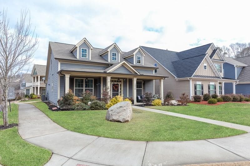 3 bedroom, 1,860 sq ft single family residence sold at 1576 Johnson Road, Atlanta, GA 30318