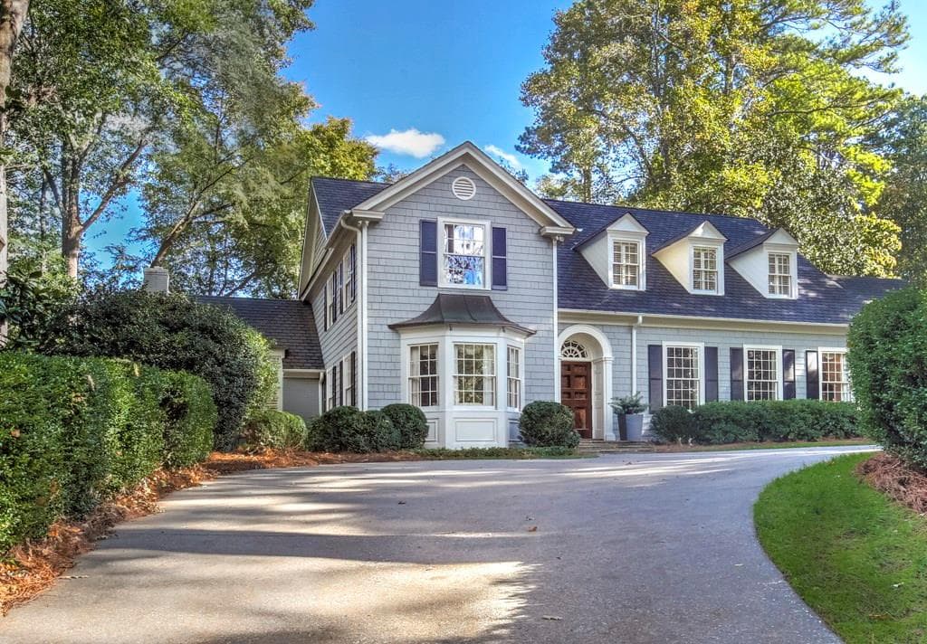 5 bedroom, 6,309 sq ft single family residence sold at 3467 Pinestream Road, Atlanta, GA 30327
