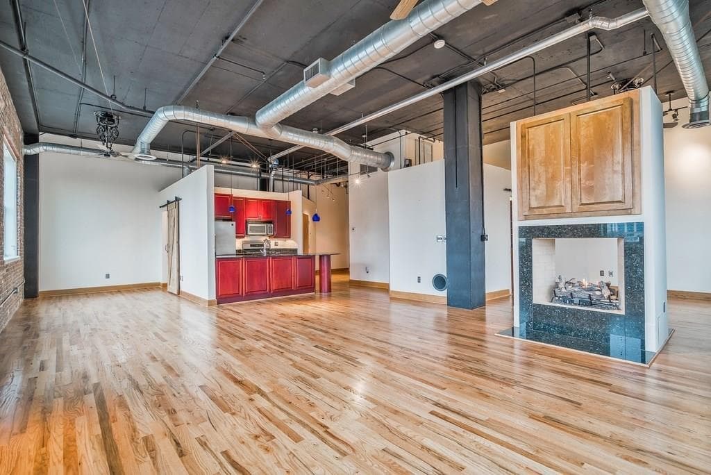 1 bedroom, 1,020 sq ft condominium sold at 3235 Roswell Road 711, Atlanta, GA 30305