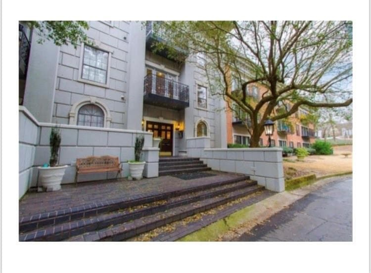 2 bedroom, 1,785 sq ft condominium sold at 3071 Lenox Road 29, Atlanta, GA 30324