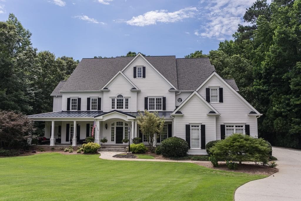 6 bedroom, 9,073 sq ft single family residence sold at 310 Lake Bend Court, Alpharetta, GA 30004