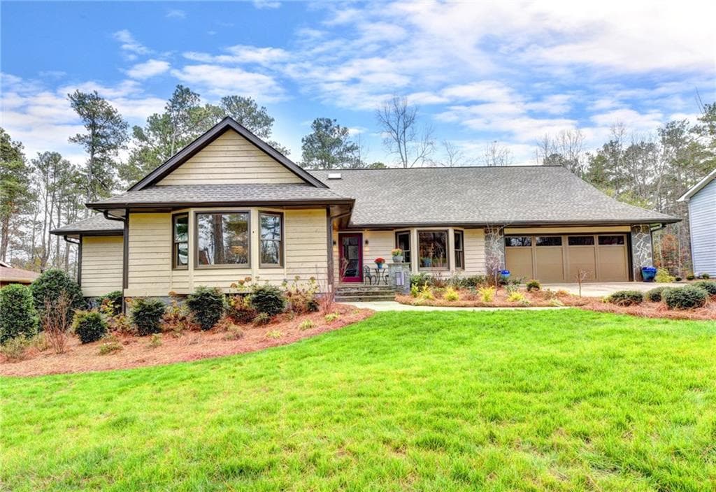 5 bedroom, 3,155 sq ft single family residence sold at 3035 Ascot Lane, Roswell, GA 30076