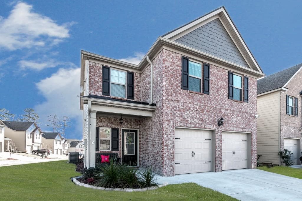 4 bedroom, 2,411 sq ft single family residence sold at 202 Camdyn Circle, Woodstock, GA 30188