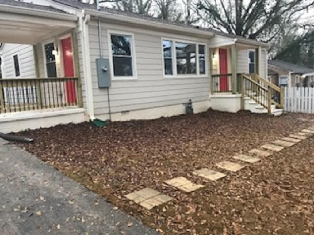 3 bedroom single family residence sold at 1327 Kenilworth Drive, Atlanta, GA 30310