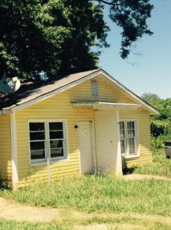 2 bedroom single family residence sold at 215 Bell Street, LaGrange, GA 30214