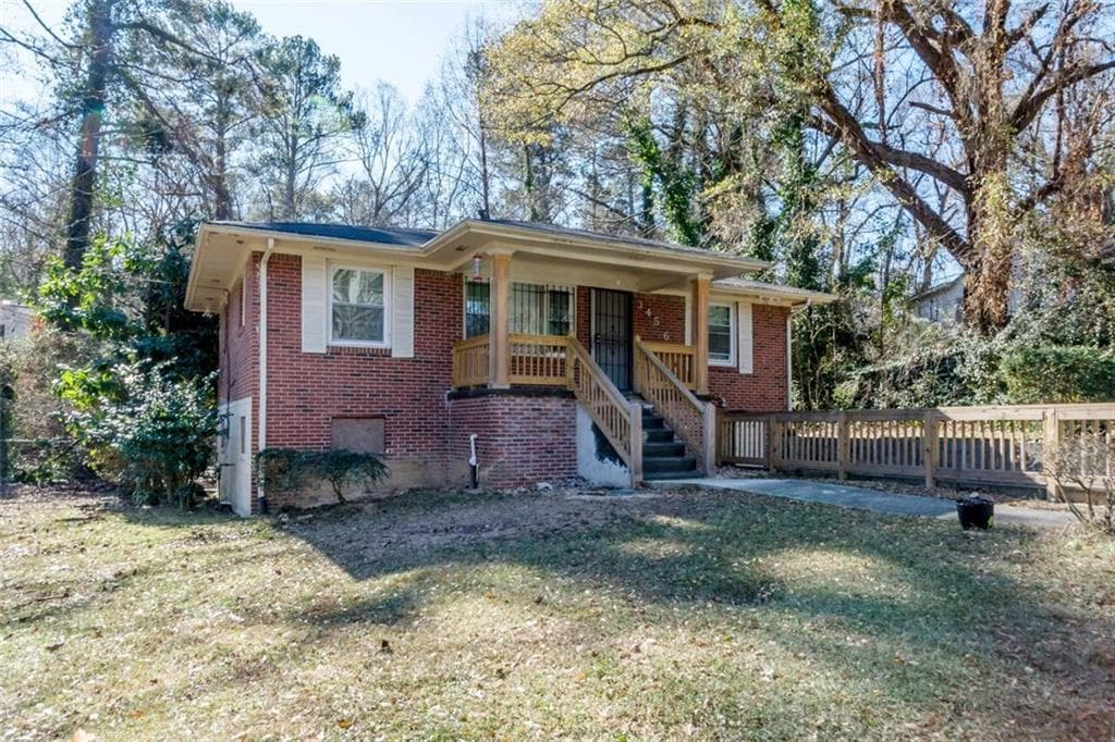 6 bedroom, 975 sq ft single family residence sold at 3456 Thompson Drive, Atlanta, GA 30331