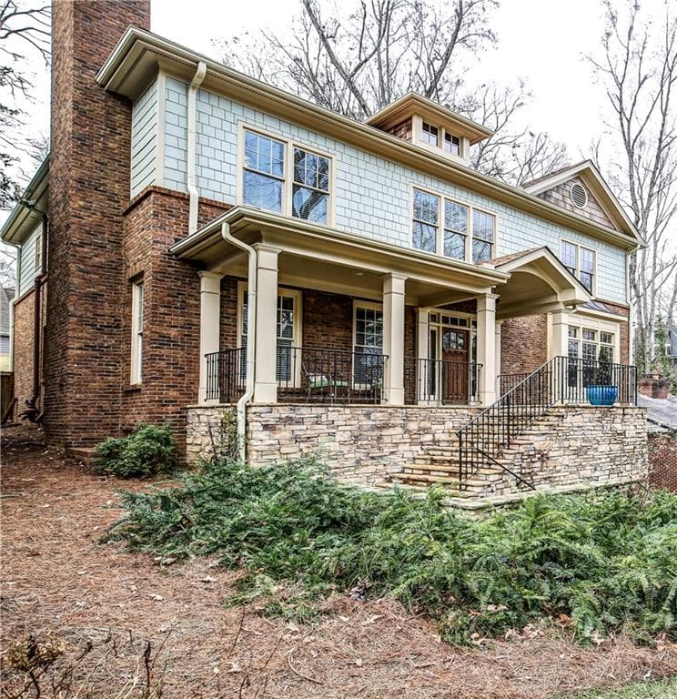 6 bedroom, 4,334 sq ft single family residence sold at 1848 Windemere Drive, Atlanta, GA 30324