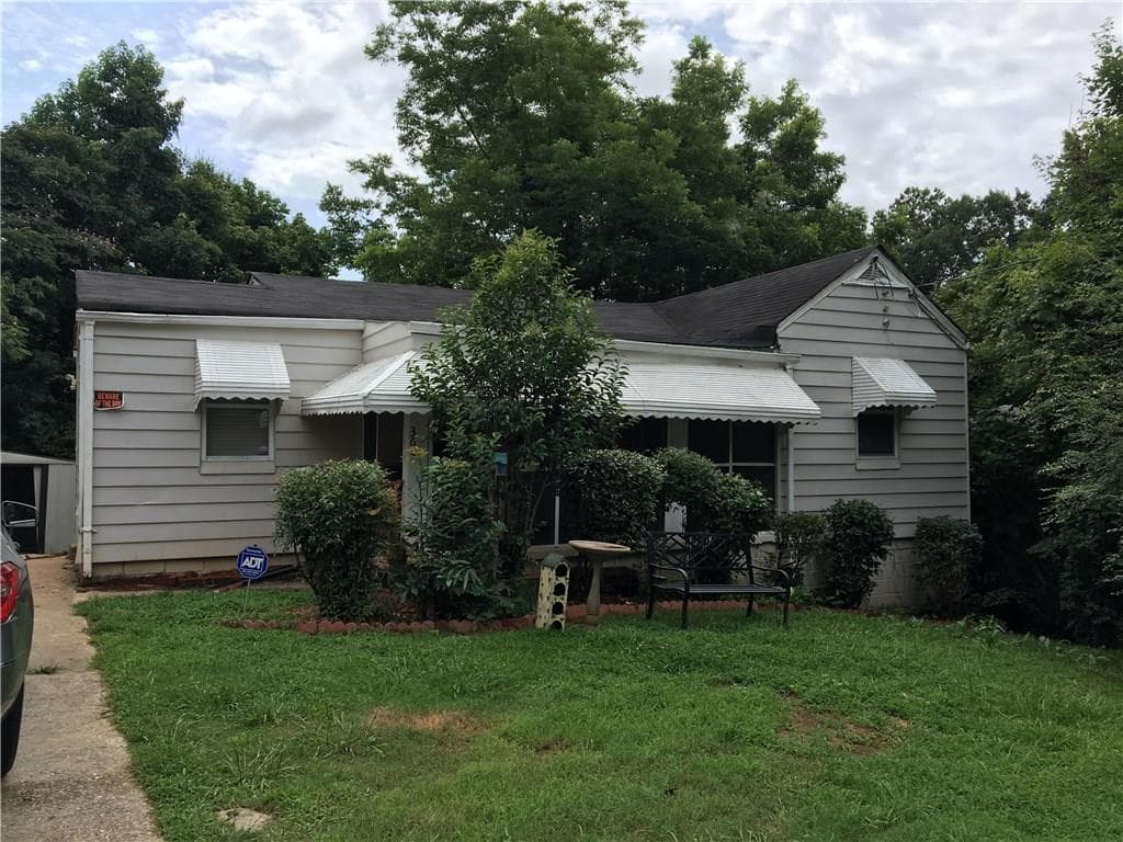 3 bedroom, 946 sq ft single family residence sold at 360 Betsy Avenue, Atlanta, GA 30310