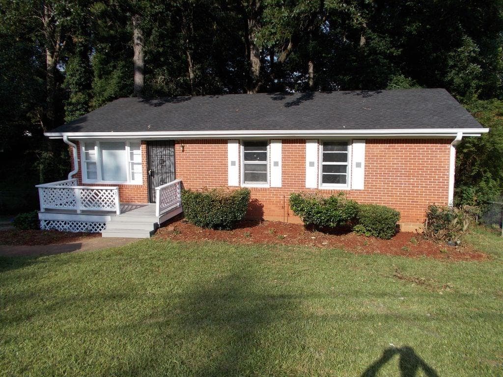 3 bedroom, 1,014 sq ft single family residence sold at 2782 Meadowview Drive, Atlanta, GA 30316