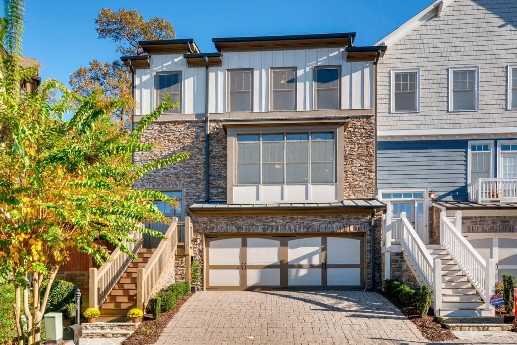 3 bedroom, 2,198 sq ft townhouse sold at 1656 Gilstrap Lane, Atlanta, GA 30318