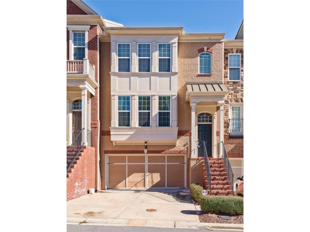 4 bedroom, 2,304 sq ft townhouse sold at 4905 Greylock Walk 21, Atlanta, GA 30339