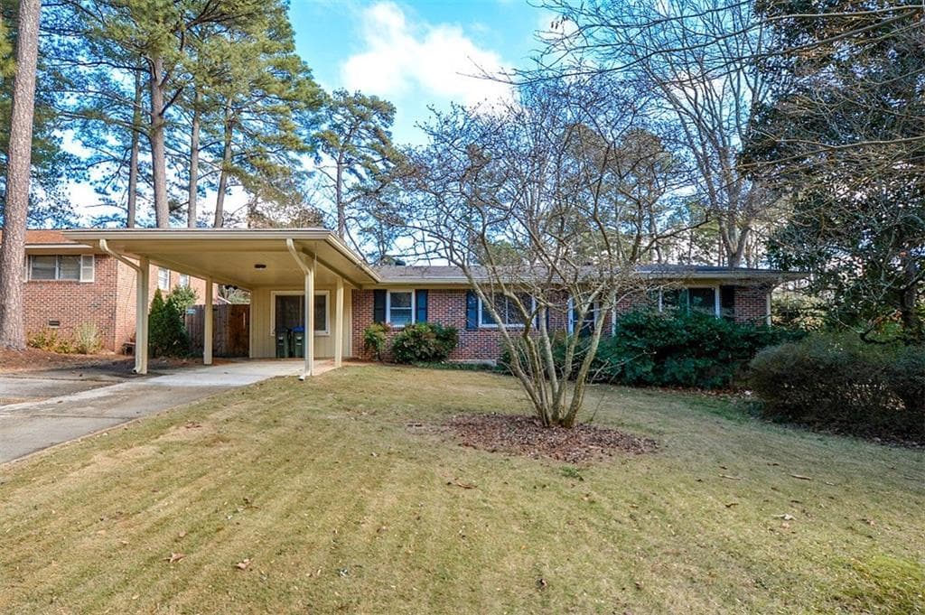 3 bedroom, 1,680 sq ft single family residence sold at 2504 Warwick Circle, Atlanta, GA 30345