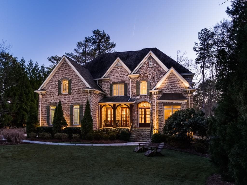 7 bedroom, 6,794 sq ft single family residence sold at 1544 Peachtree Battle Avenue, Atlanta, GA 30327