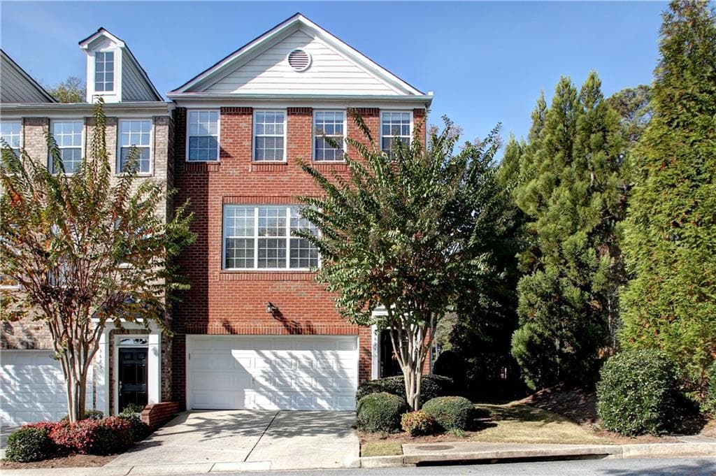 4 bedroom, 2,463 sq ft townhouse sold at 3691 Chattahoochee Summit Drive 18, Atlanta, GA 30339