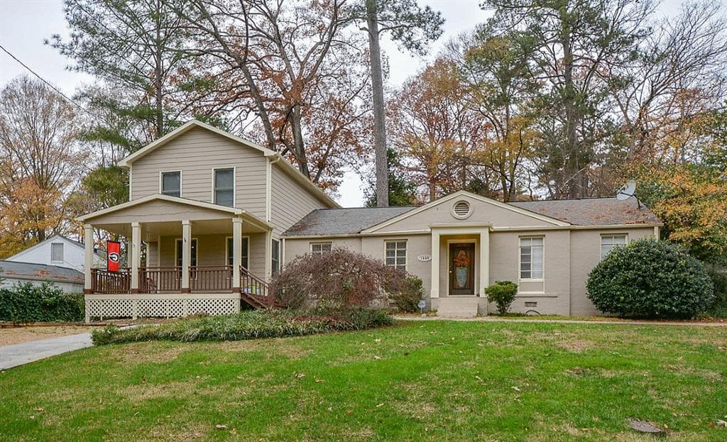 3 bedroom, 2,417 sq ft single family residence sold at 1896 Sunbury Place, Atlanta, GA 30318