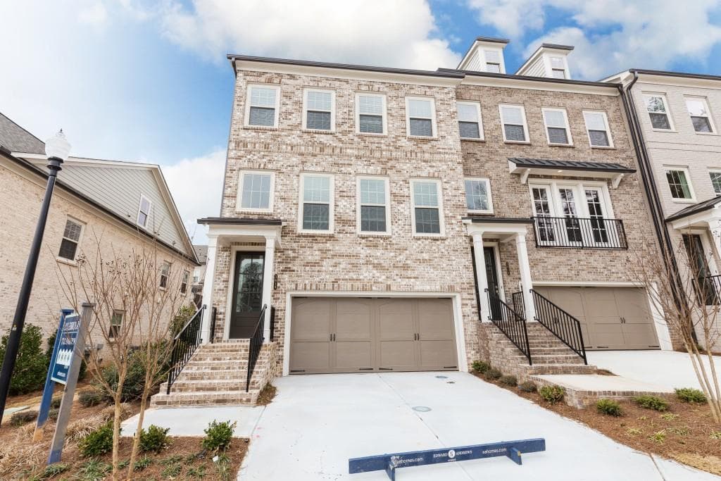 3 bedroom, 2,800 sq ft townhouse sold at 3618 Locklyn Lane, Smyrna, GA 30080