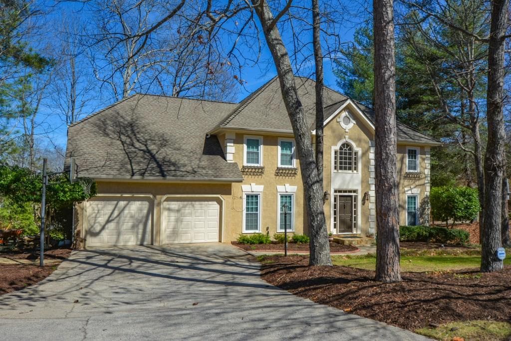 4 bedroom, 3,692 sq ft single family residence sold at 11615 Wildwood Springs Drive, Roswell, GA 30075