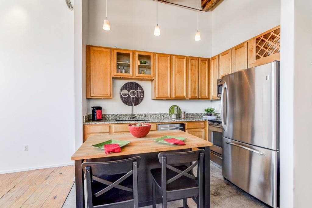 2 bedroom, 1,087 sq ft condominium sold at 326 Nelson Street 303, Atlanta, GA 30313