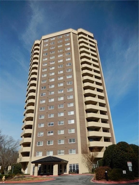 1 bedroom, 828 sq ft condominium sold at 1501 Clairmont Road 514, Decatur, GA 30033