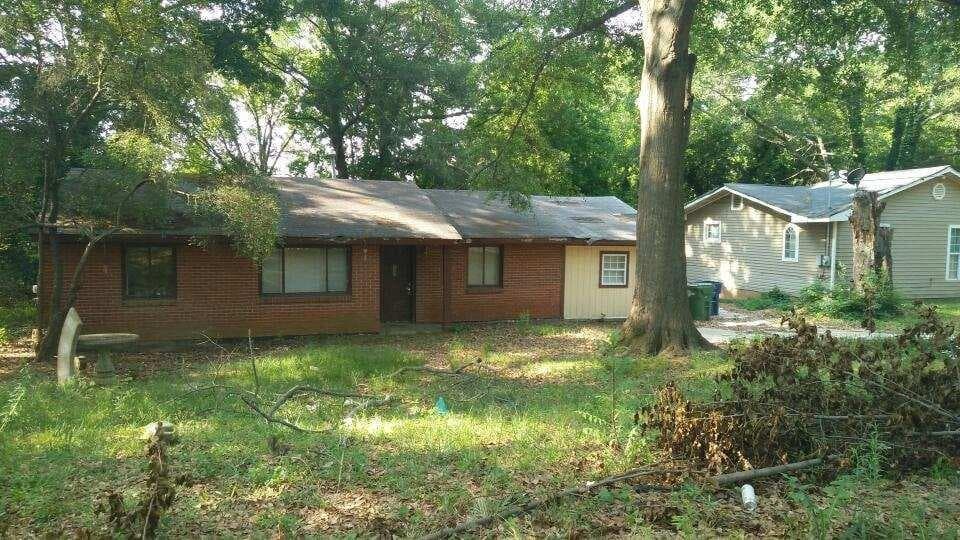 3 bedroom, 1,205 sq ft single family residence sold at 1135 Regis Road, Atlanta, GA 30315