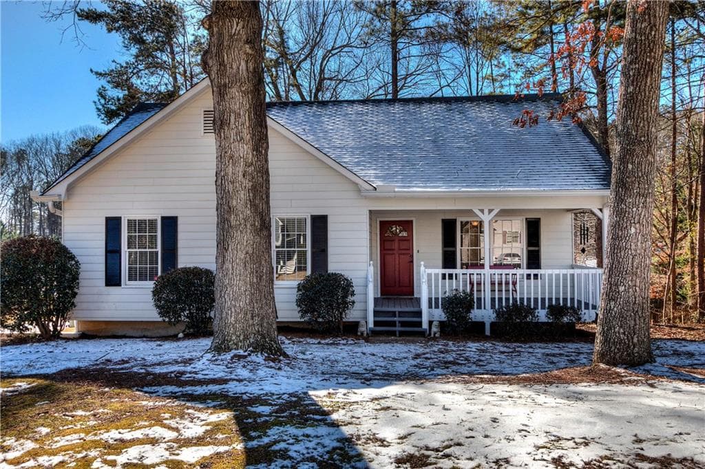 3 bedroom single family residence sold at 402 Etowah Valley Way, Woodstock, GA 30189