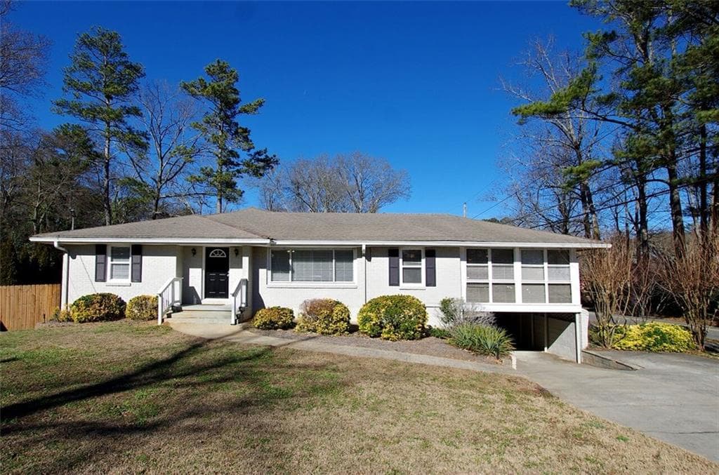 5 bedroom, 3,408 sq ft single family residence sold at 1195 Pinehurst Drive, Smyrna, GA 30080