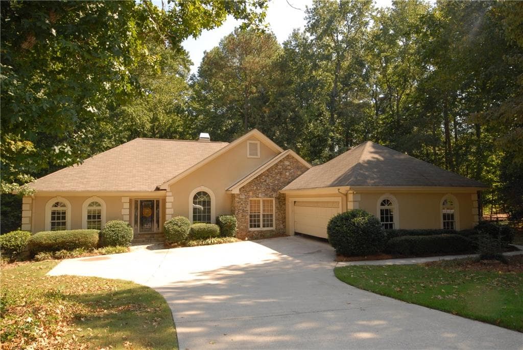 555 Terrace Oaks Drive, Roswell, GA 30075 — most recent listing photo