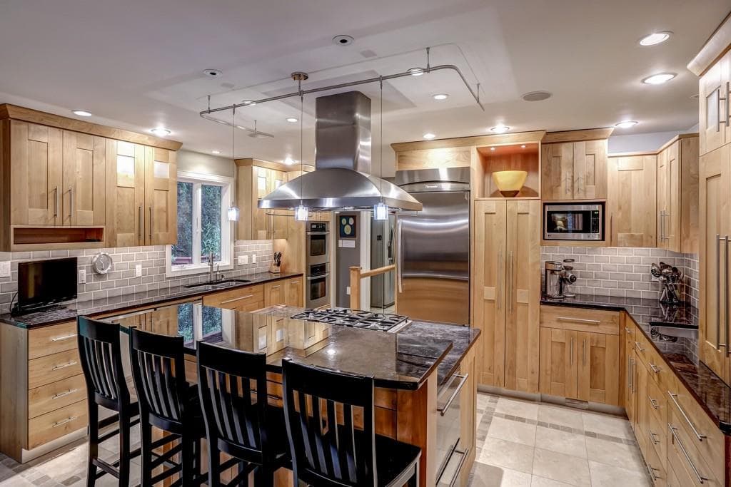 5 bedroom, 4,851 sq ft single family residence sold at 1164 Bonview Lane, Atlanta, GA 30324