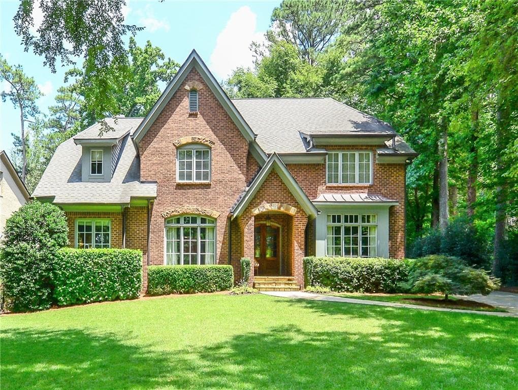 5 bedroom, 5,458 sq ft single family residence sold at 3867 Wieuca Road, Atlanta, GA 30342