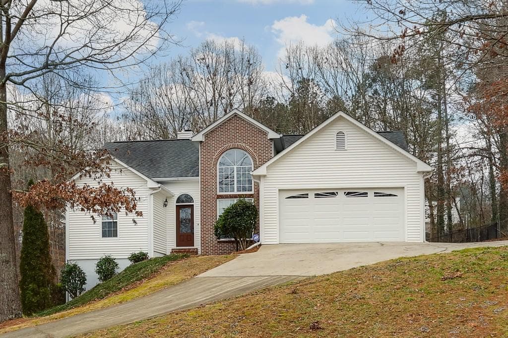 6460 IVY SPRINGS Drive, Flowery Branch, GA 30542 — most recent listing photo